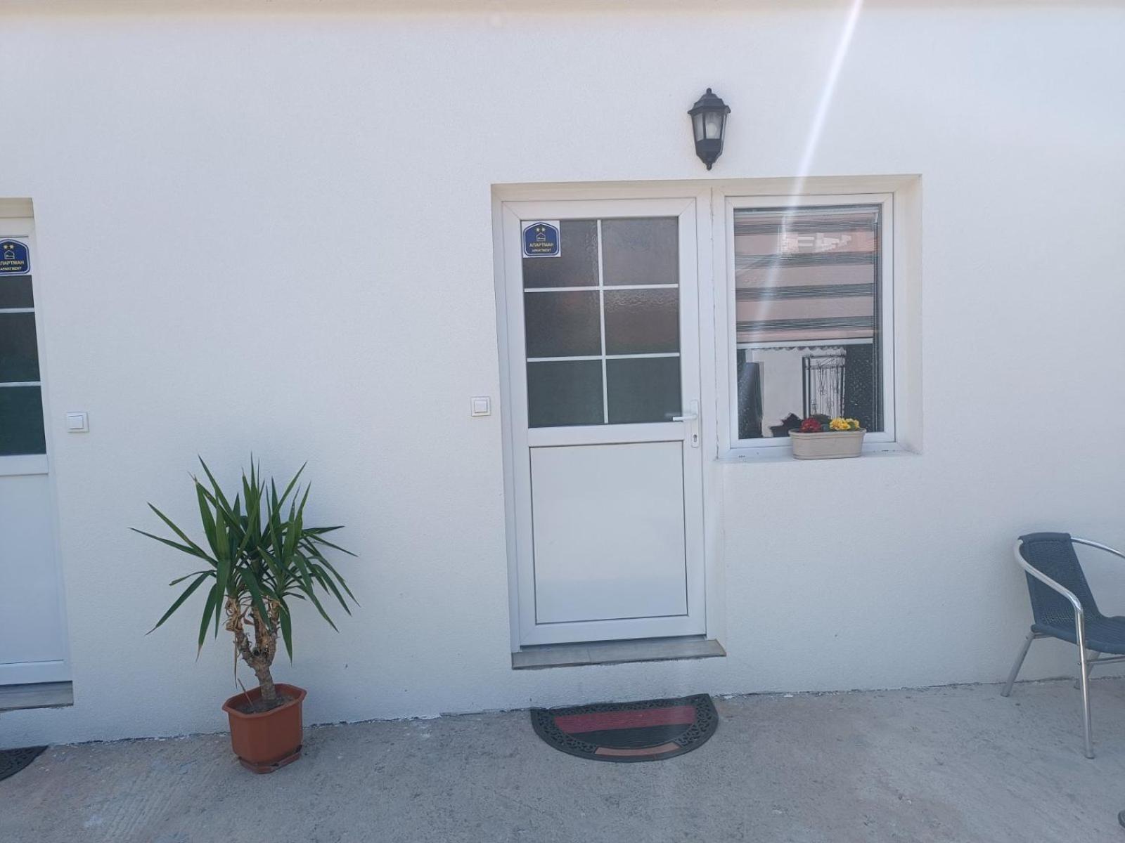 Adamovic Pirot Exterior foto